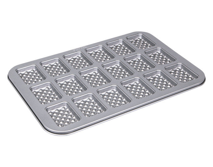 STÄDTER Mini-Waffel-Blech 38x26 cm silber We love Baking in Silber präsentiert im Onlineshop von KAQTU Design AG. Backbleche ist von STÄDTER