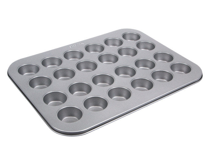STÄDTER Muffinblech Mini 35x27 cm 24er silber We love Baking in präsentiert im Onlineshop von KAQTU Design AG. Muffinformen ist von STÄDTER