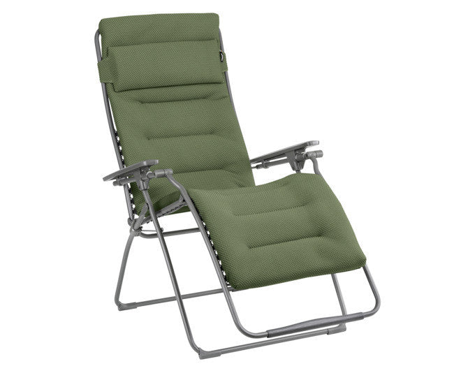 LAFUMA Relaxsessel Futura BeComfort® XL olive Gestell titane in Olive, Grün, Titane, Grau präsentiert im Onlineshop von KAQTU Design AG. Liegestuhl ist von LAFUMA