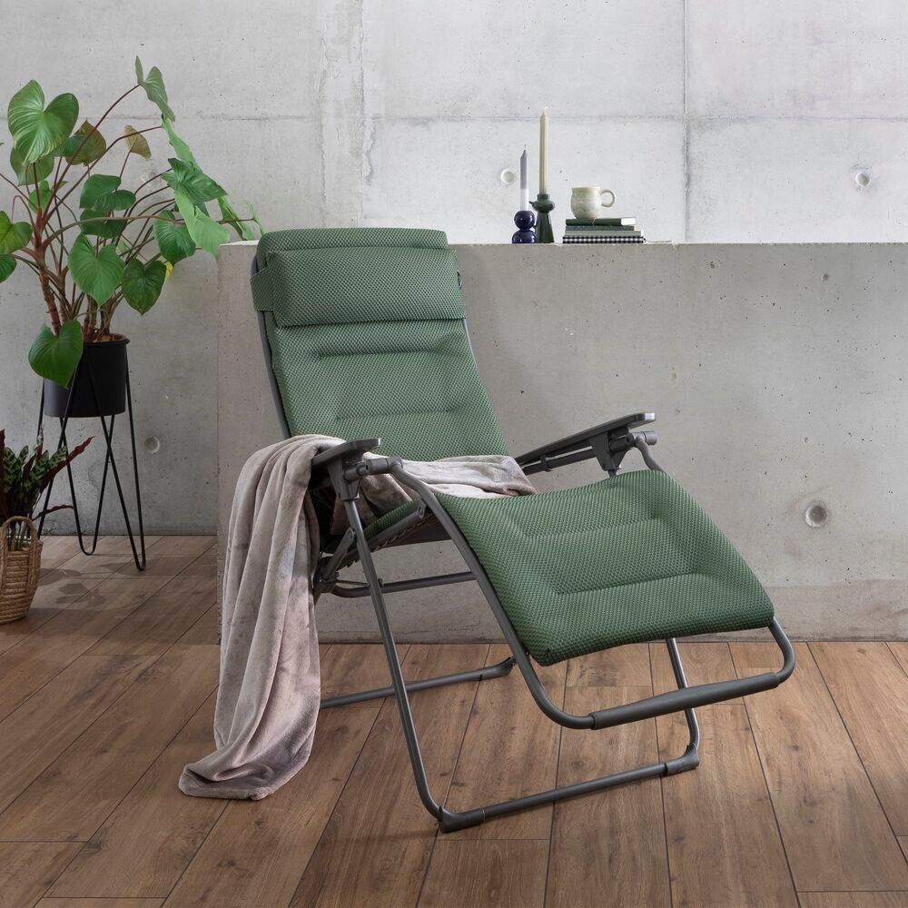 LAFUMA Relaxsessel Futura BeComfort® olive Gestell titane in Olive, Grün, Titane, Grau präsentiert im Onlineshop von KAQTU Design AG. Liegestuhl ist von LAFUMA