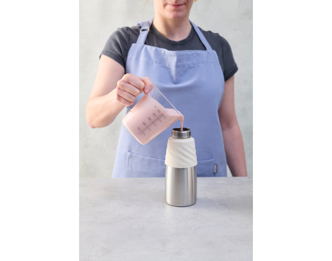 KISAG Whipper Creative 0.5 l in elegantem Weiß, ideal für die Zubereitung von Schlagsahne und kreativen Küchenideen.
