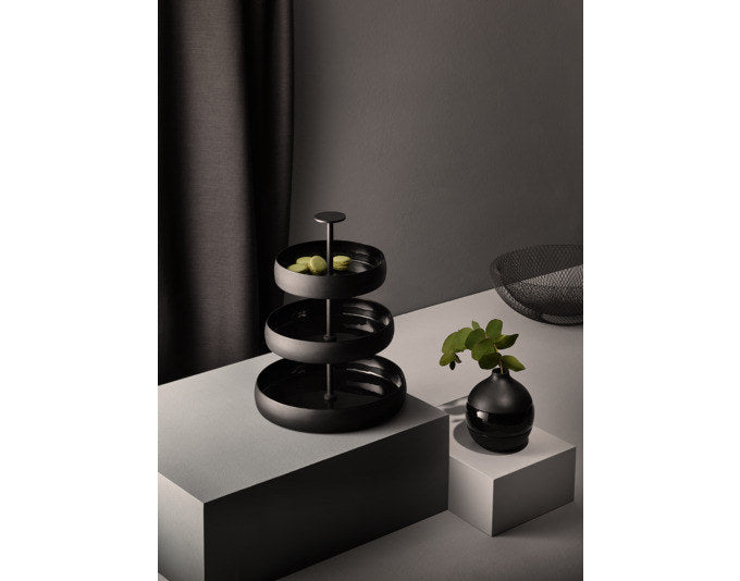 PHILIPPI Etagere Negretto Aluminium ø 31x42 cm schwarz in Schwarz präsentiert im Onlineshop von KAQTU Design AG. Tortenplatte ist von PHILIPPI