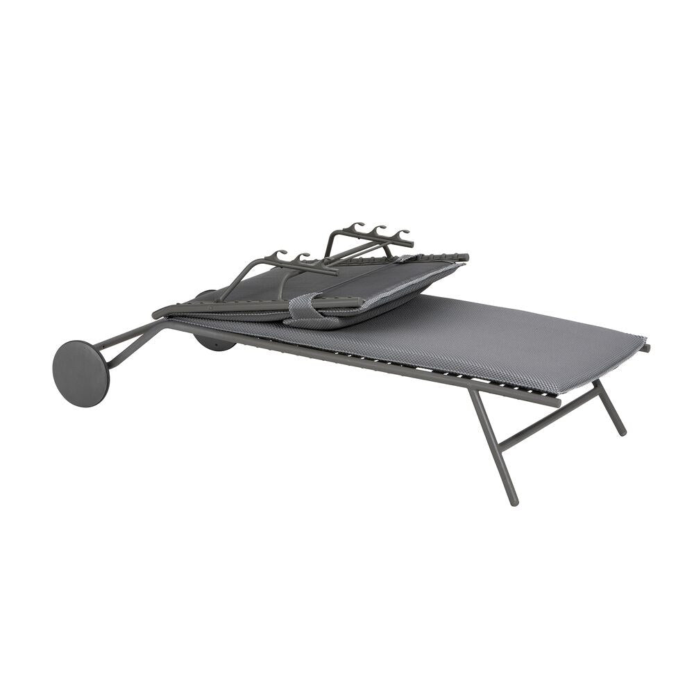 LAFUMA Liege Miami II Becomfort silver in Silver, Grau präsentiert im Onlineshop von KAQTU Design AG. Liegestuhl ist von LAFUMA