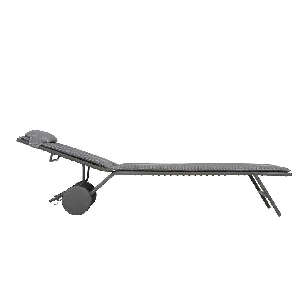 LAFUMA Liege Miami II Becomfort silver in Silver, Grau präsentiert im Onlineshop von KAQTU Design AG. Liegestuhl ist von LAFUMA