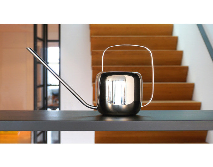 PHILIPPI Giesskanne Agnes Inox 1.2 l in Chrom, Silber präsentiert im Onlineshop von KAQTU Design AG. Giesskanne ist von PHILIPPI