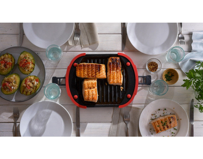 LÉKUÉ Grill XL für Mikrowelle in Schwarz, Rot präsentiert im Onlineshop von KAQTU Design AG. Küchengerät ist von LEKUE
