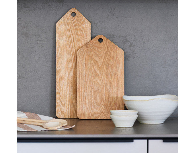 ZELLER Schneidbrett Eiche 47.5x15x1.5 cm in Holzoptik, Braun präsentiert im Onlineshop von KAQTU Design AG. Schneidbrett ist von ZELLER PRESENT