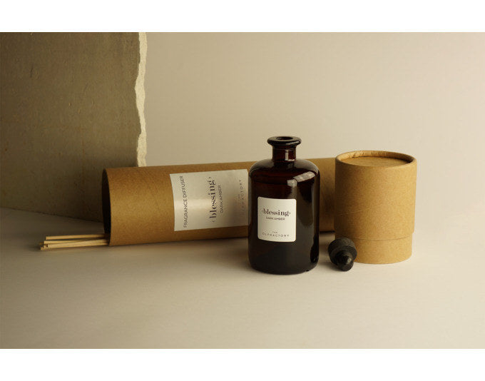THE OLPHACTORY Raumduft Dark Amber 500 ml in Transparent präsentiert im Onlineshop von KAQTU Design AG. Duftöl ist von THE OLPHACTORY