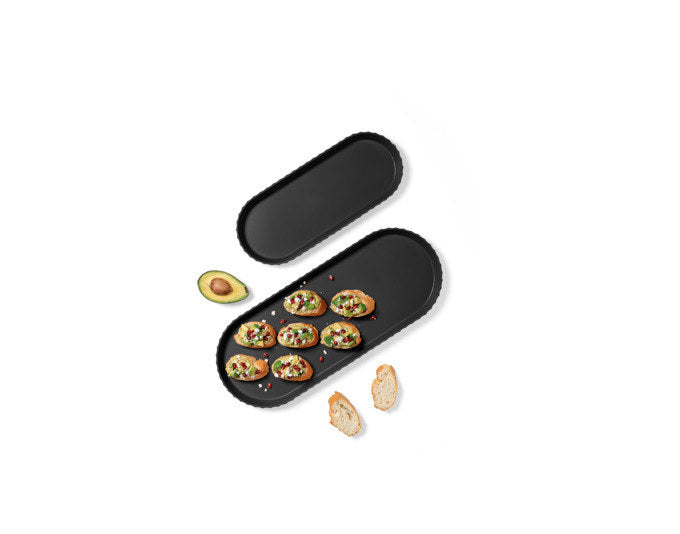 BLIM PLUS Tablett Minerva Gr. M 37.5x15 cm carbon black in Carbon black, Schwarz präsentiert im Onlineshop von KAQTU Design AG. Tablett ist von BLIMPLUS
