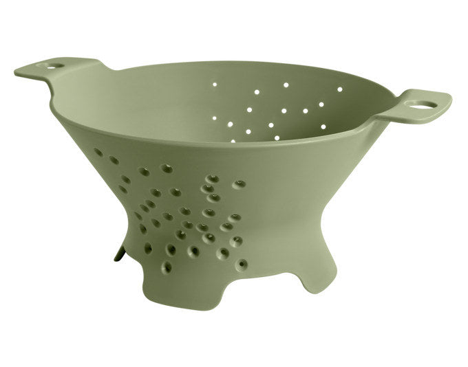 BLIM PLUS Abtropfsieb Cosmo Gr. M ø 30 cm grün in Grün präsentiert im Onlineshop von KAQTU Design AG. Salatzubehör ist von BLIMPLUS