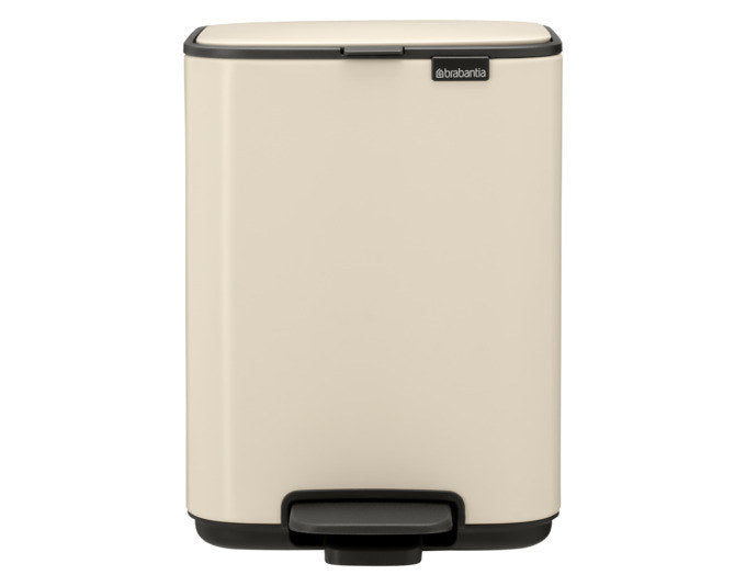 BRABANTIA Treteimer Bo soft beige 4 l in Soft beige, Weiss präsentiert im Onlineshop von KAQTU Design AG. Treteimer ist von BRABANTIA