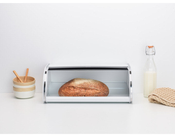 BRABANTIA Rollbrotkasten white 44.5x26.2x17.3 cm in White, Weiss präsentiert im Onlineshop von KAQTU Design AG. Brotkorb ist von BRABANTIA