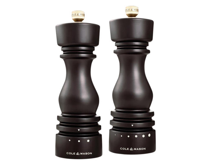 COLE&MASON Pfeffer-/Salzmühlen Set London Buche dunkel GRD SLT 18x5.8x5.8 cm in präsentiert im Onlineshop von KAQTU Design AG. Salz & Pfeffer ist von COLE & MASON