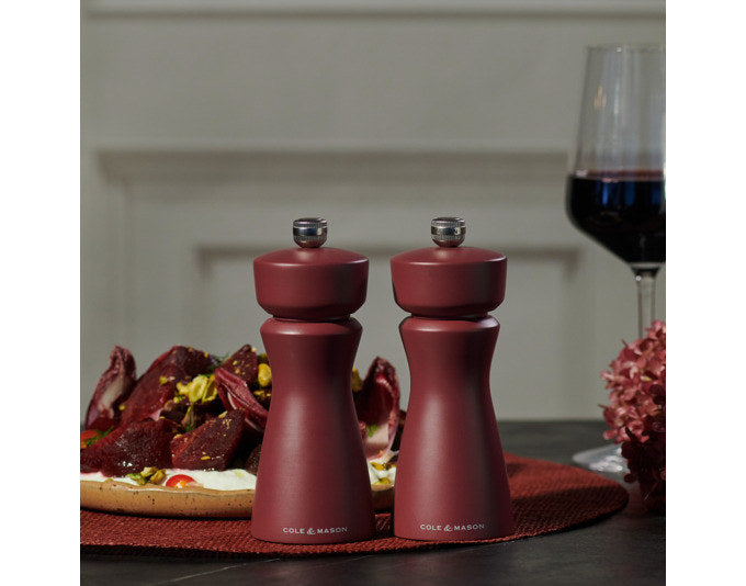 COLE&MASON Pfeffer-/Salzmühle Kenton Sichuan Pepper rot 15 cm in Rot präsentiert im Onlineshop von KAQTU Design AG. Salz & Pfeffer ist von COLE & MASON