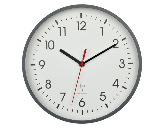 TFA Funk-Wanduhr grau analog ø 24.5 cm in Grau präsentiert im Onlineshop von KAQTU Design AG. Wanduhr ist von TFA