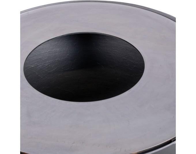 Schwarze REDFIRE Feuerstelle Onyx Classic Table aus robustem Stahl, 80 cm, mit schützender Abdeckung, ideal für gemütliche Abende im Freien.