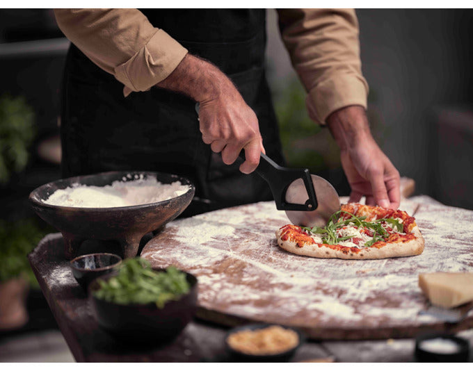 WITT Pizzaschneideroller aus hochwertigem Material, ideal für präzises Schneiden von Pizza und anderen Teigwaren. Ergonomisches Design für einfachen Gebrauch.
