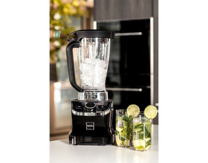 Eleganter NOVIS ProBlender 880L in Schwarz, ideal für kreative Küchenliebhaber. Hochwertige Verarbeitung und vielseitige Funktionen.