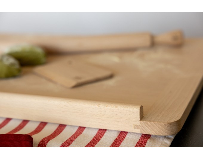 Braunes Holz-Schneidbrett MARCATO Arbeitsbrett Classic, rechteckige Form, Masse 70 x 50 x 6 cm, freigestellt fotografiert.
