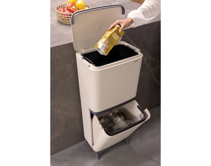 BRABANTIA Abfallbehälter SortUp Hi in Soft beige und Weiss, modulares Mülleimersystem mit zwei Sammelbehältern und Deckel.