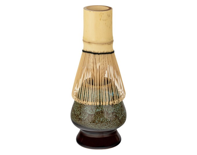 Vierteiliges Matcha Set von BREDEMEIJER mit Keramikschale, Bambusbesen, Bambuslöffel und Besenhalter in den Farben Schwarz, Braun, Blau oder Grün.