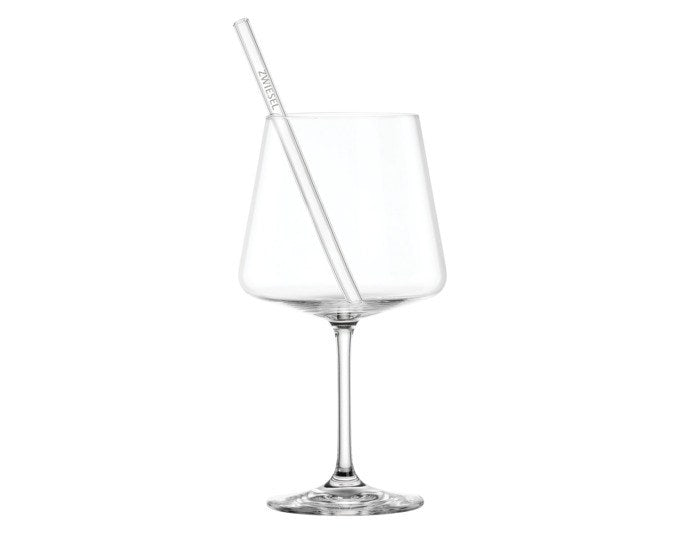 Neun transparente Weingläser aus Tritan-Kristallglas mit schlankem Kelch und rundem Fuss, angeordnet als Set von SCHOTT ZWIESEL.