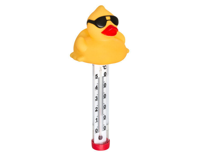 Analoges Poolthermometer in Entenform von TFA in den Farben Weiss, Gelb und Rot, schwimmend auf der Wasseroberfläche mit sichtbarer Temperaturanzeige.