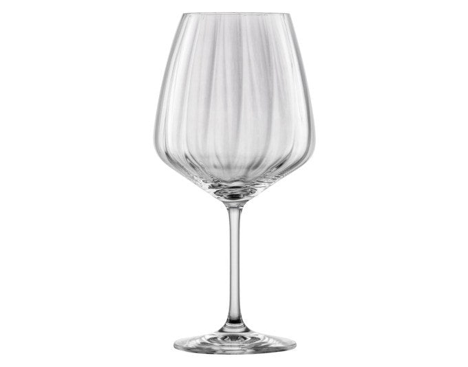 Vier transparente SCHOTT ZWIESEL Cocktailgläser Blossom aus Tritan Kristallglas mit gerundeter, blütenartiger Kelchform.