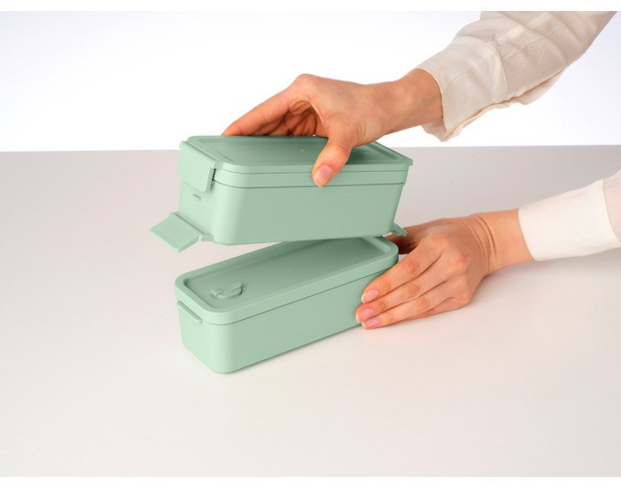 BRABANTIA Lunchbox Make&Take in Jade Green mit Bento-Trennwand, separatem Behälter und auslaufsicherem Deckel mit Clips, längliche Form.