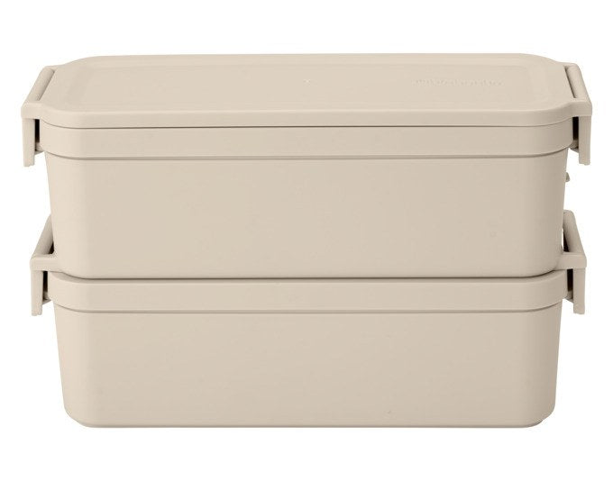 Beige-weisse Lunchbox aus Kunststoff mit Bento-Design, flexibler Trennwand, separatem Behälter und Clip-Deckel von BRABANTIA.