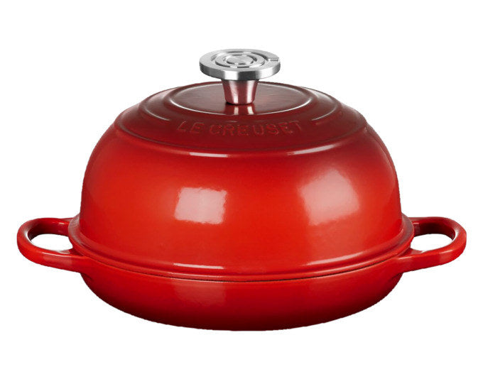 Kirschroter Brot Bräter Signature von LE Creuset, emailliertes Gusseisen, gewölbte Haube