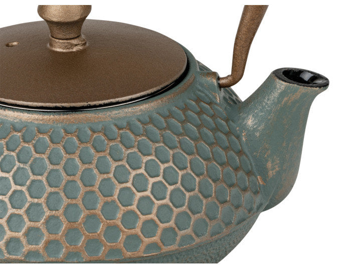 Teekanne Jiangxi von BREDEMEIJER aus Gusseisen, 0.7 Liter Fassungsvermögen, mit herausnehmbarem Edelstahlfilter und strukturierter Oberfläche in Beige.