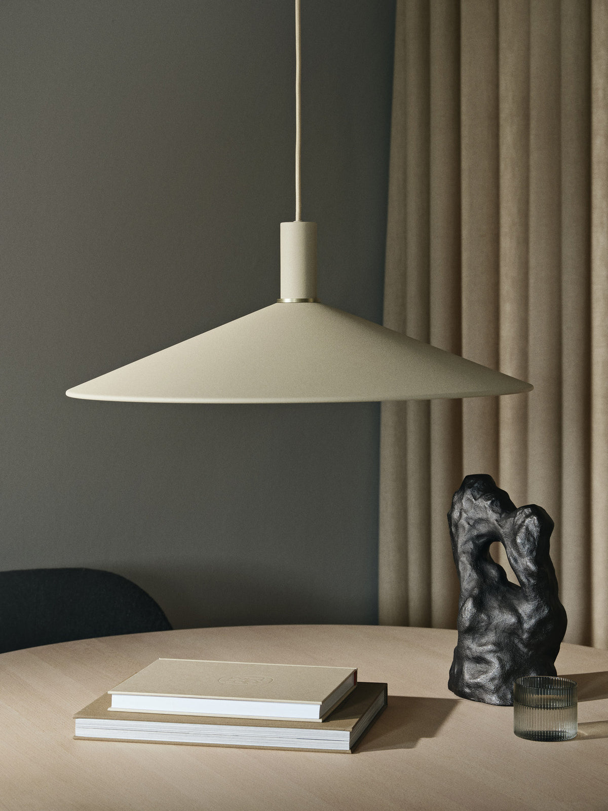 Collect Pendellampe tief in Kaschmir präsentiert im Onlineshop von KAQTU Design AG. Pendelleuchte ist von Ferm Living
