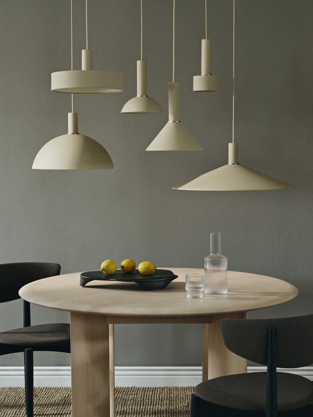 Collect Lampenschirm Disc Shade in Kaschmir präsentiert im Onlineshop von KAQTU Design AG. Lampenschirm ist von Ferm Living