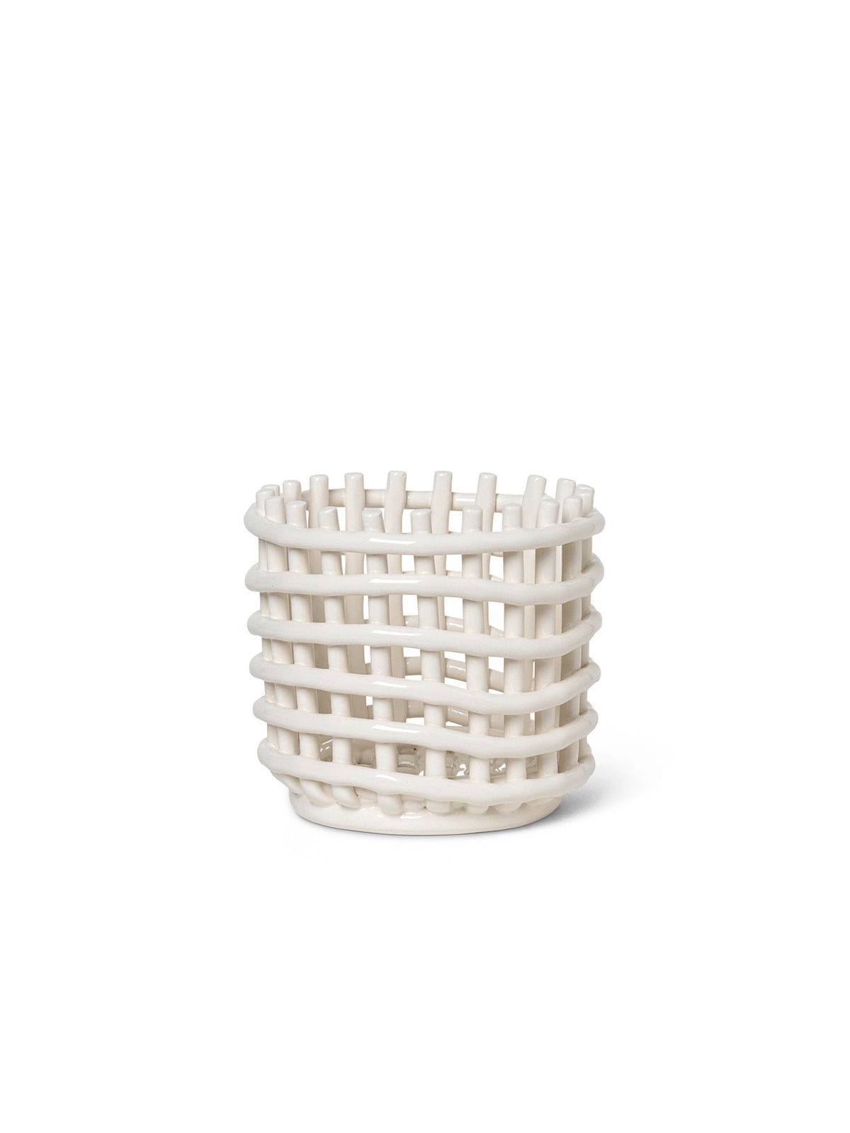 Braided geflechteter Korb klein in Cremeweiss präsentiert im Onlineshop von KAQTU Design AG. Aufbewährungskörbe ist von Ferm Living