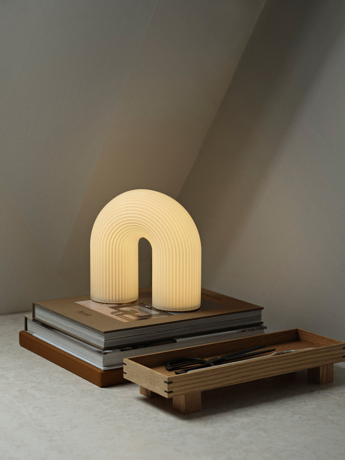 Bon Tablett X-Small in Hellbraun präsentiert im Onlineshop von KAQTU Design AG. Tablett ist von Ferm Living