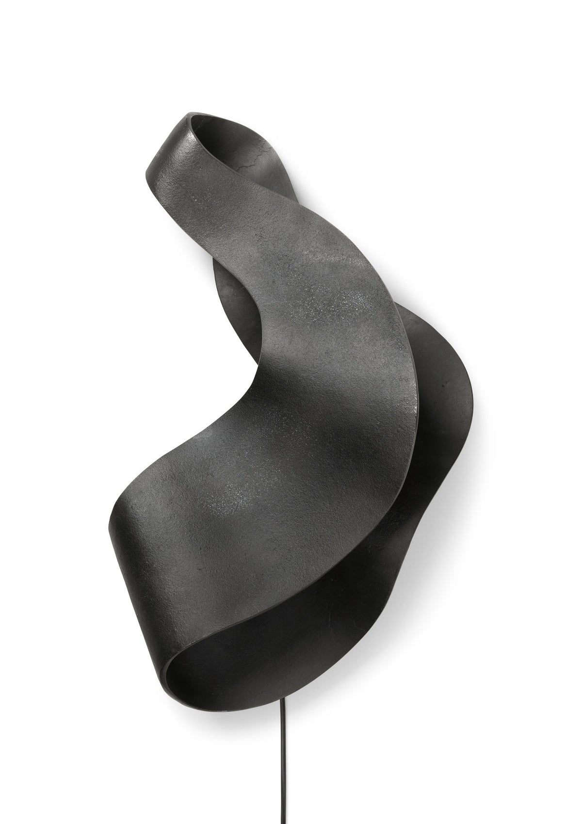 Oyster Wandleuchte in Schwarz präsentiert im Onlineshop von KAQTU Design AG. Wandleuchte ist von Ferm Living