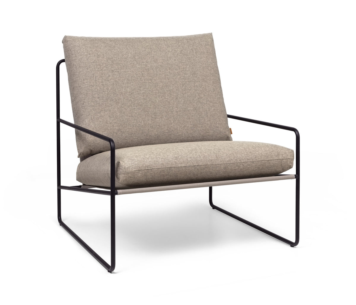 Outdoor-Sessel Desert 1-Sitzer - Dolce von Ferm Living in Dunkeler Sand, Gestell aus pulverbeschichtetem Stahl mit Textilbezug aus Vinyl und Polyester.