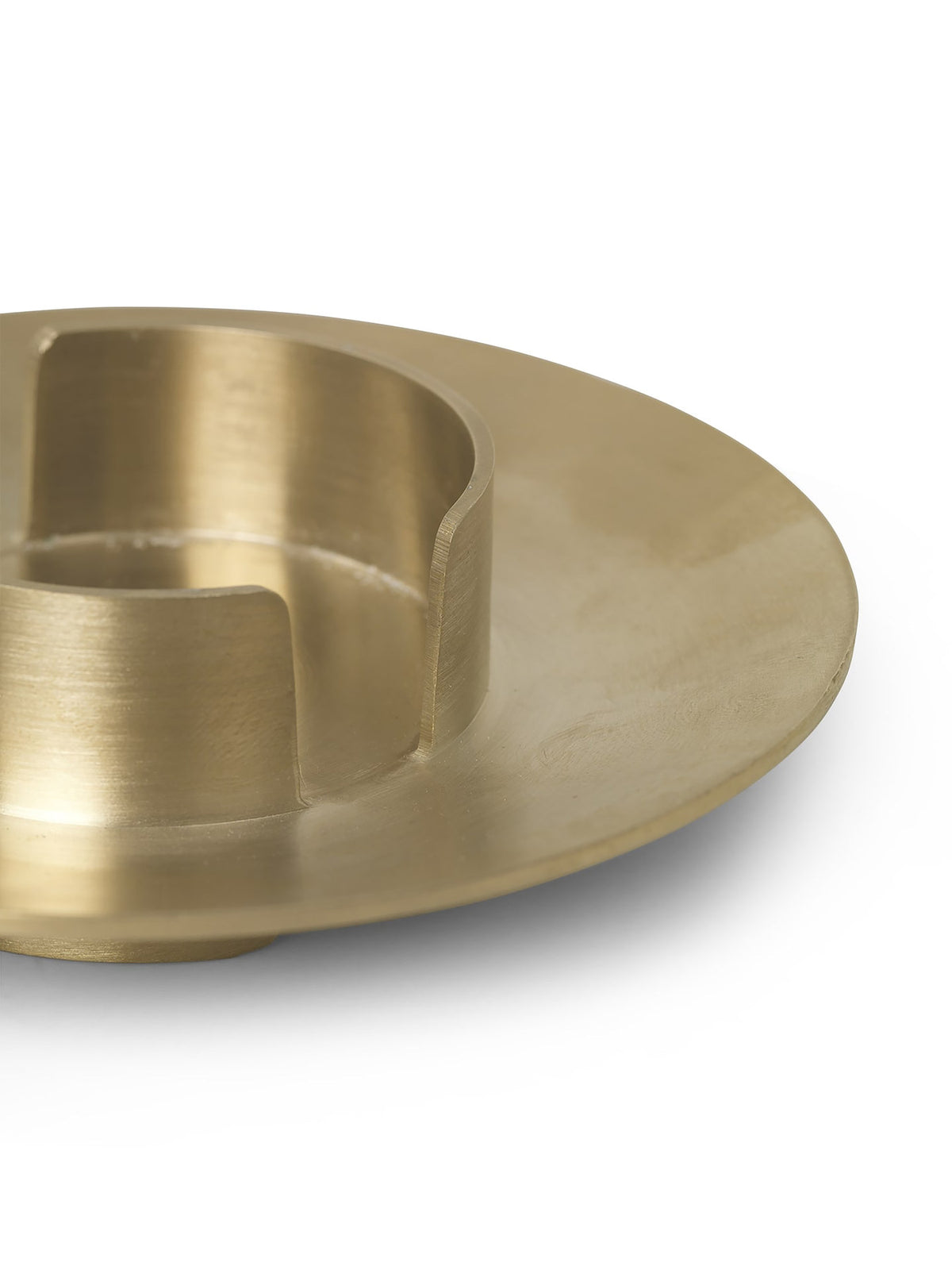 Block Kerzenständer in Brass präsentiert im Onlineshop von KAQTU Design AG. Kerzenständer ist von Ferm Living