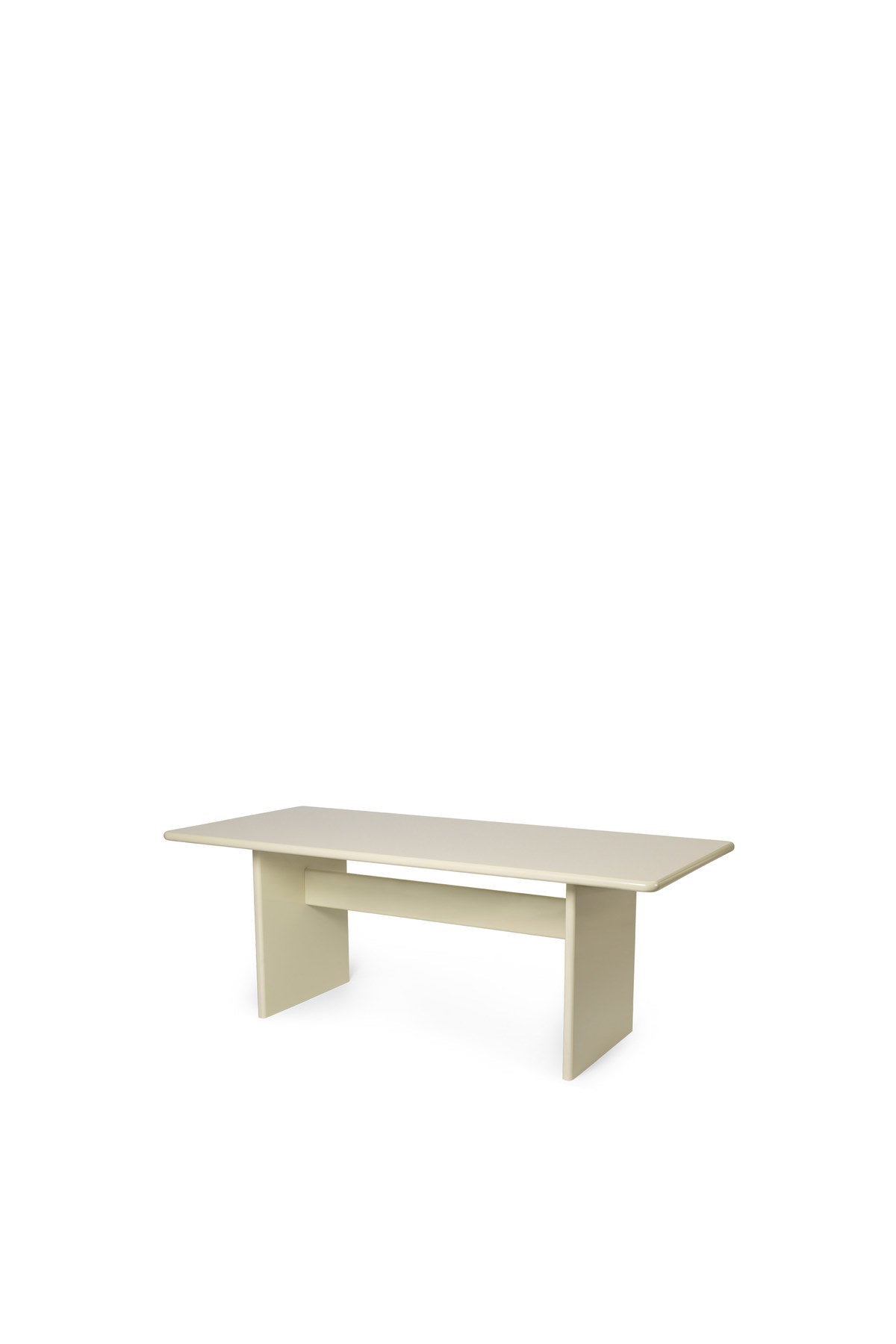 Rink Esstisch - Klein von Ferm Living in Weissgelb, hochglänzend lackiertes FSC™-MDF, archetypische Form mit abgerundeten Kanten, 200x90 cm