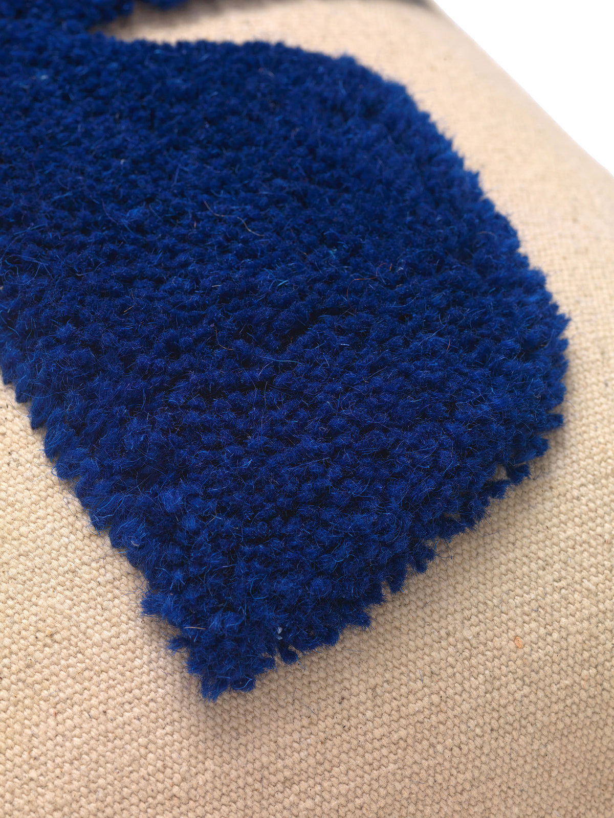 Lay Kissen Rechteckig in Sand / Bright Blue präsentiert im Onlineshop von KAQTU Design AG. Kissen ist von Ferm Living