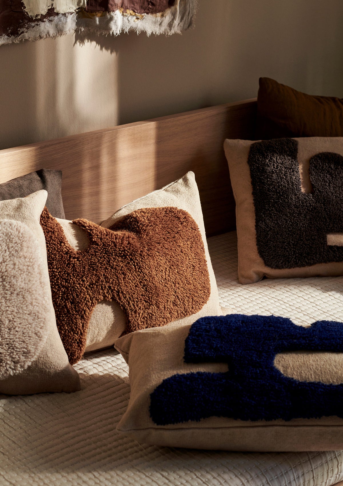 Lay Kissen Rechteckig in Sand / Bright Blue präsentiert im Onlineshop von KAQTU Design AG. Kissen ist von Ferm Living