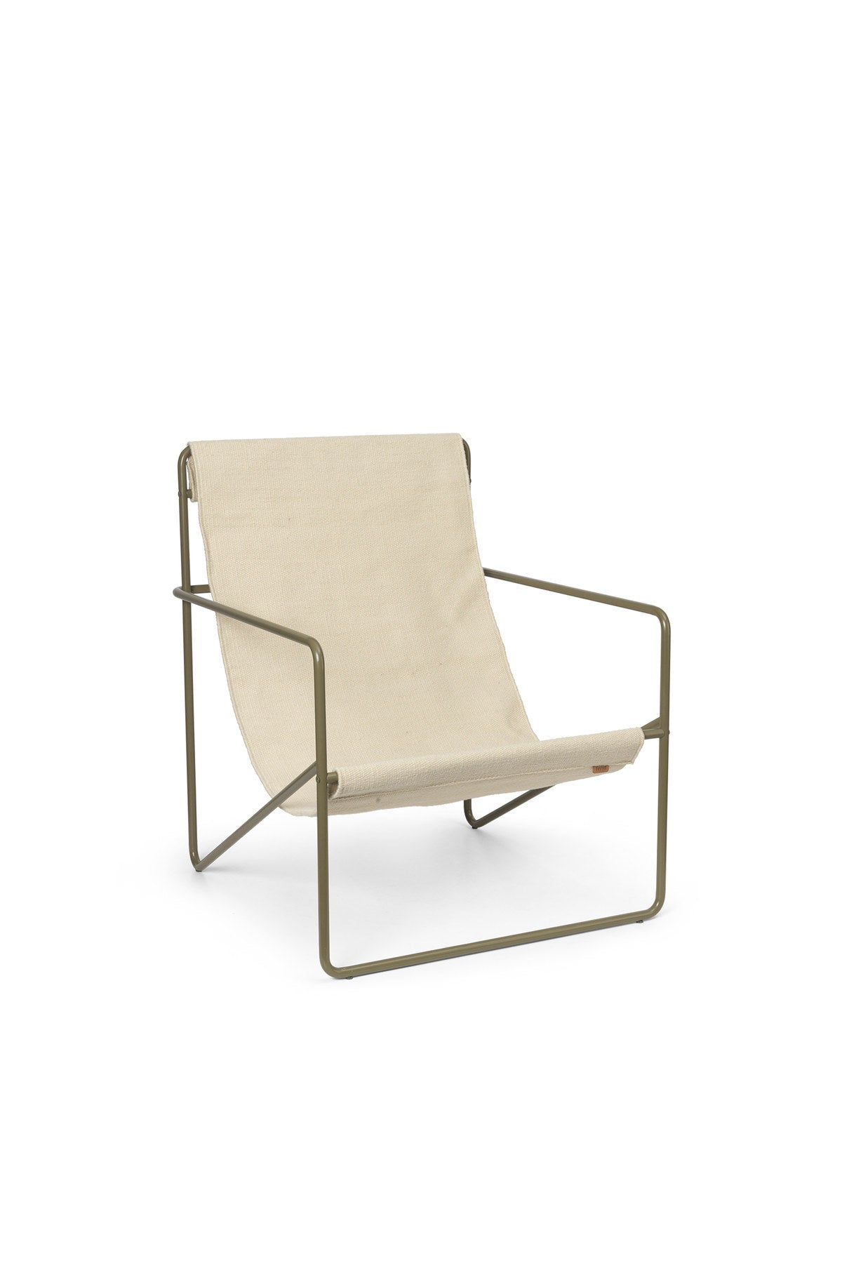 Desert Loungestuhl in Olive/Cloud präsentiert im Onlineshop von KAQTU Design AG. Outdoor-Sessel mit Armlehnen ist von Ferm Living