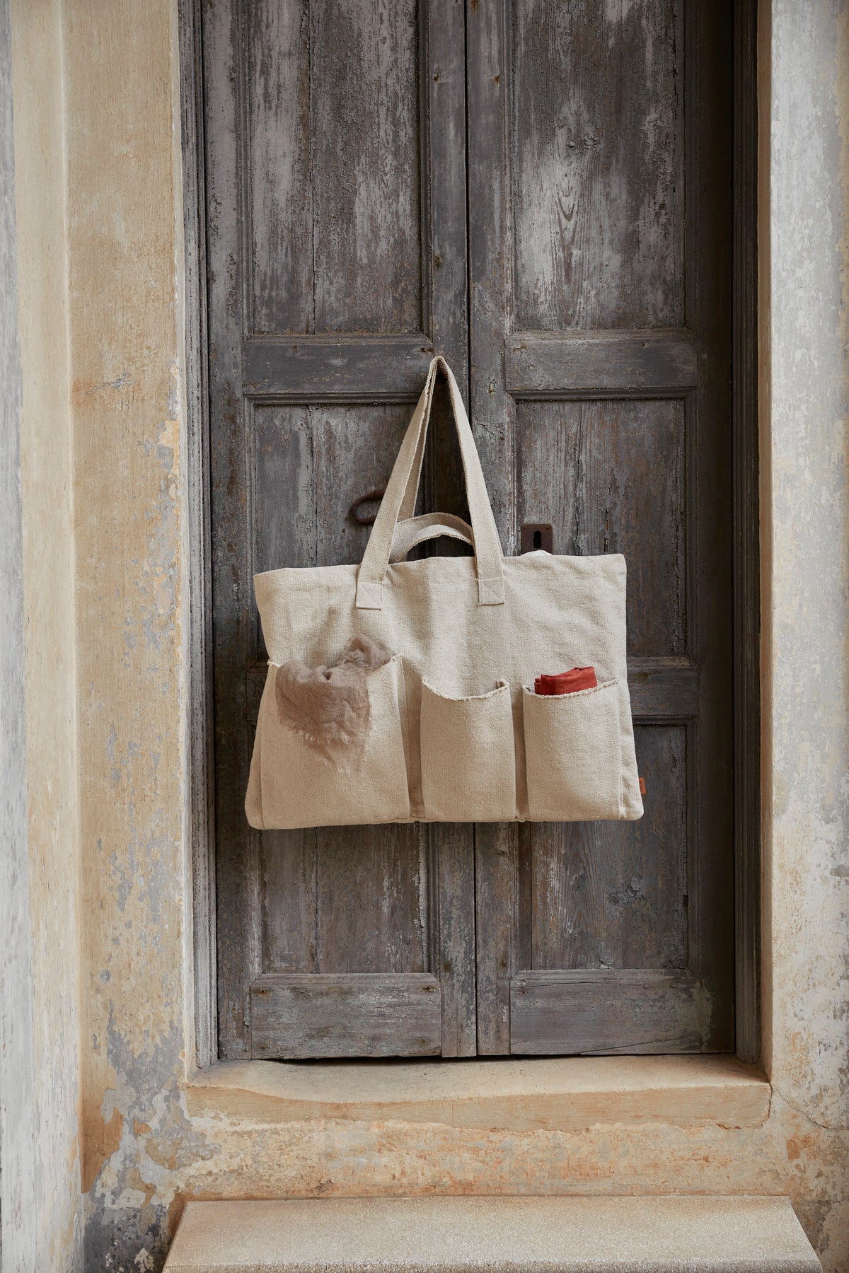 Pocket Weekend Tasche in Off-White präsentiert im Onlineshop von KAQTU Design AG. Tasche ist von Ferm Living