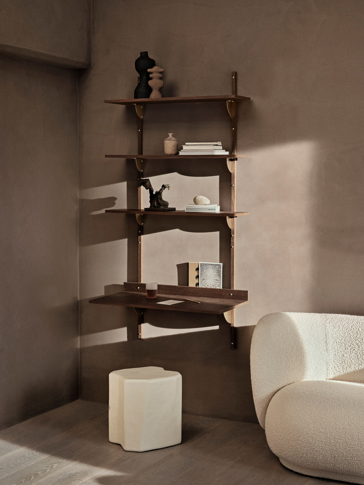 Staffa Hocker in Ivory präsentiert im Onlineshop von KAQTU Design AG. Beistelltisch ist von Ferm Living