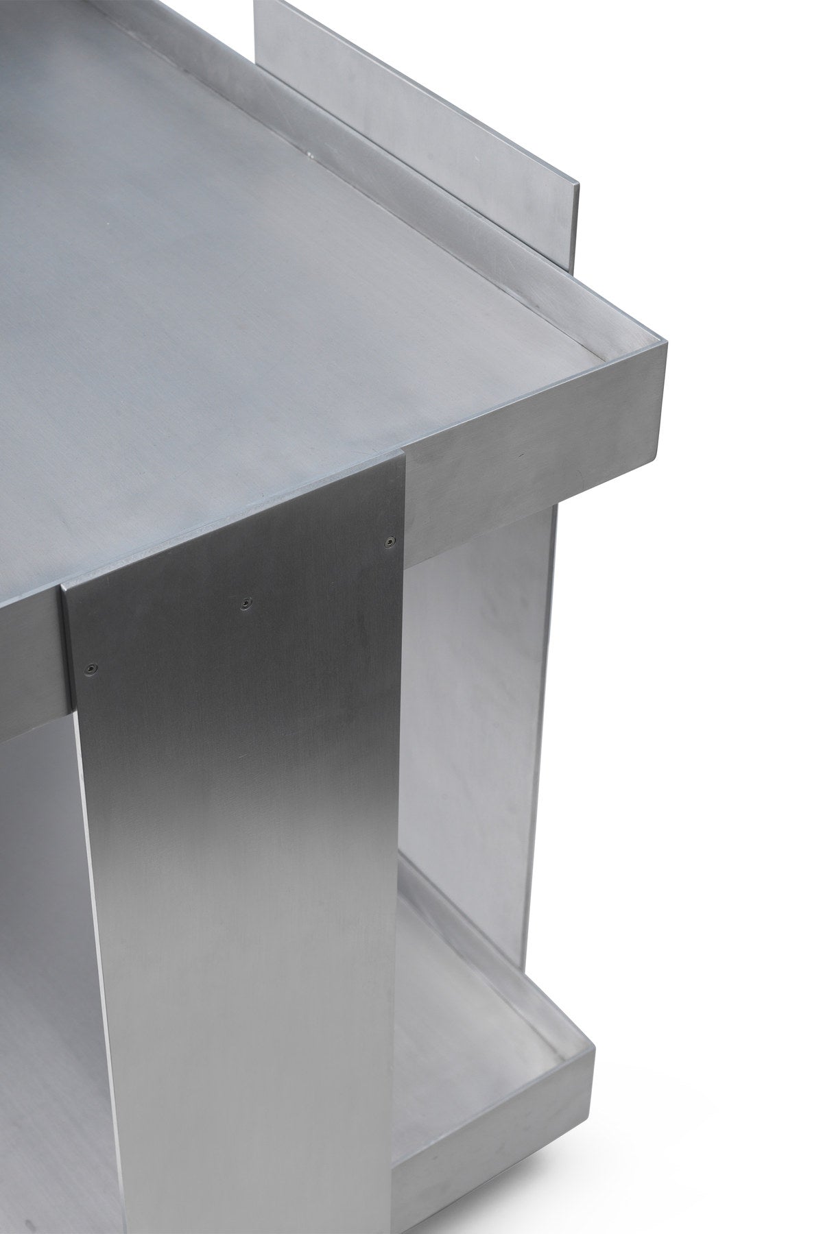 Lager Trolley in Aluminium präsentiert im Onlineshop von KAQTU Design AG. Servierwagen ist von Ferm Living
