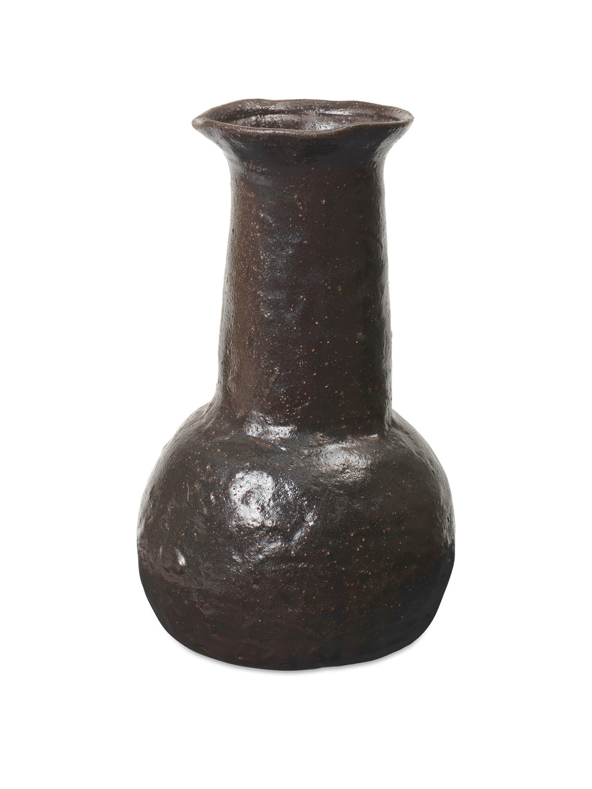 Doro Vase von Ferm Living aus glasiertem Terrakotta in Coffee, runde strukturierte Form, Durchmesser 16 cm, Höhe 27 cm, auf neutralem Hintergrund