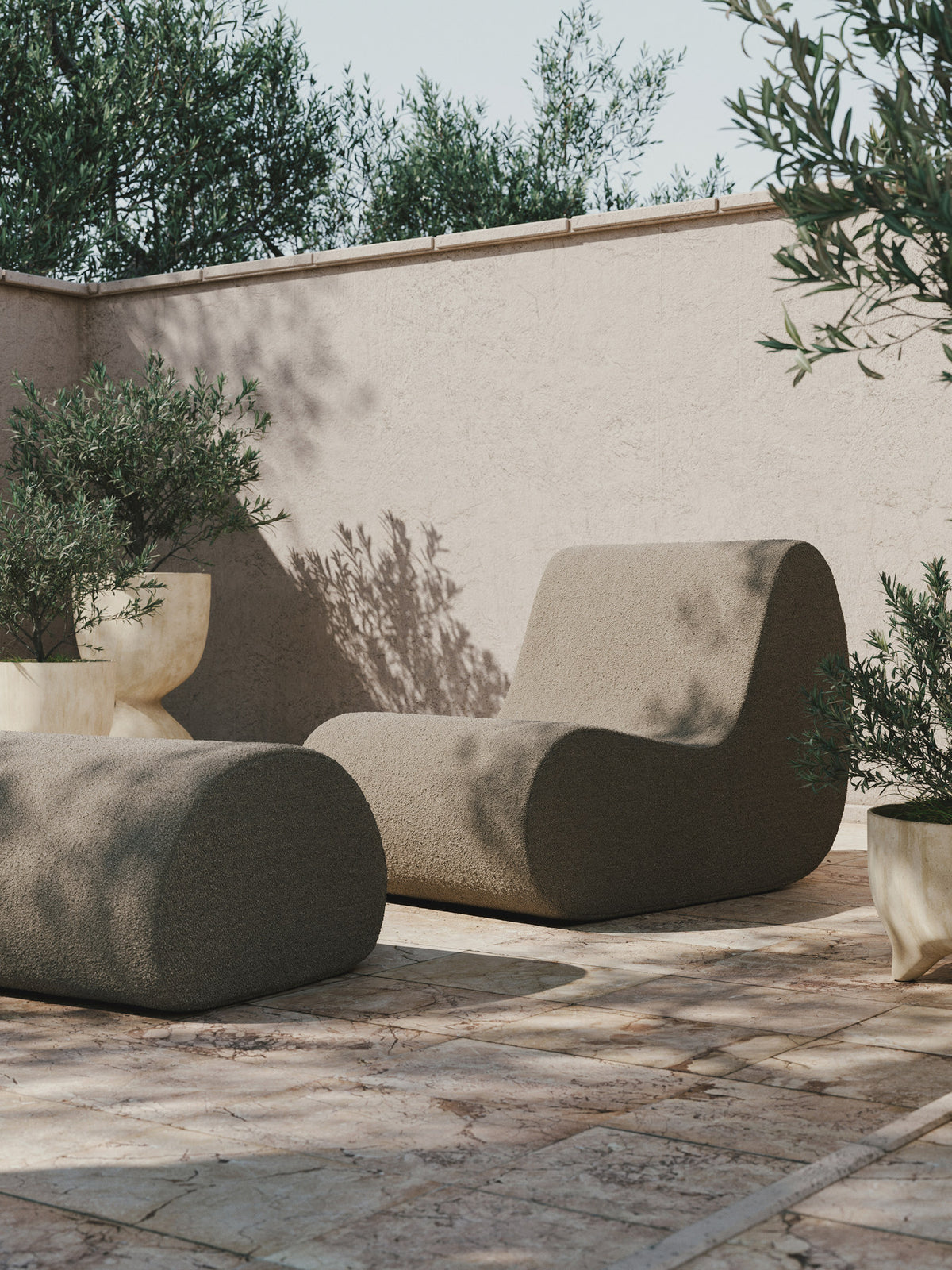 Rouli Pouf Pure Bouclé in Sand präsentiert im Onlineshop von KAQTU Design AG. Hocker Outdoor ist von Ferm Living