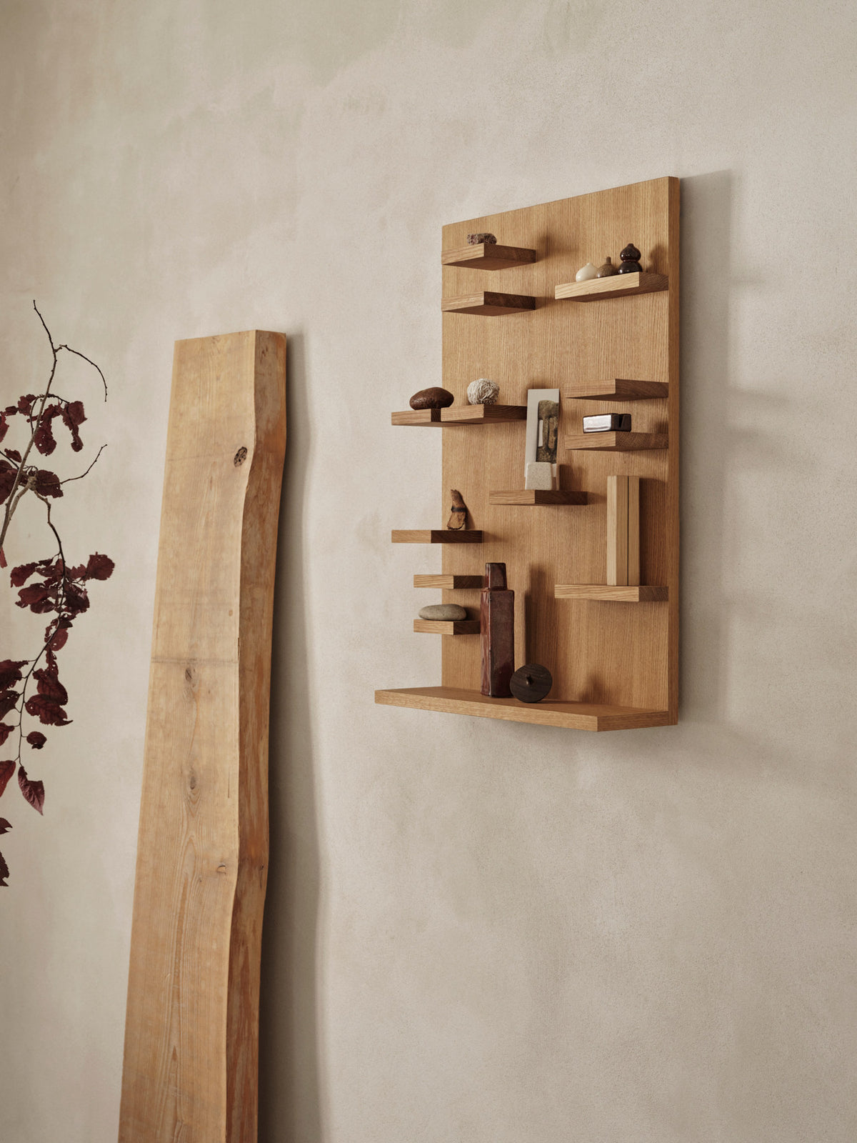 Parade Regal 60 cm in Oiled Oak präsentiert im Onlineshop von KAQTU Design AG. Wandregal ist von Ferm Living