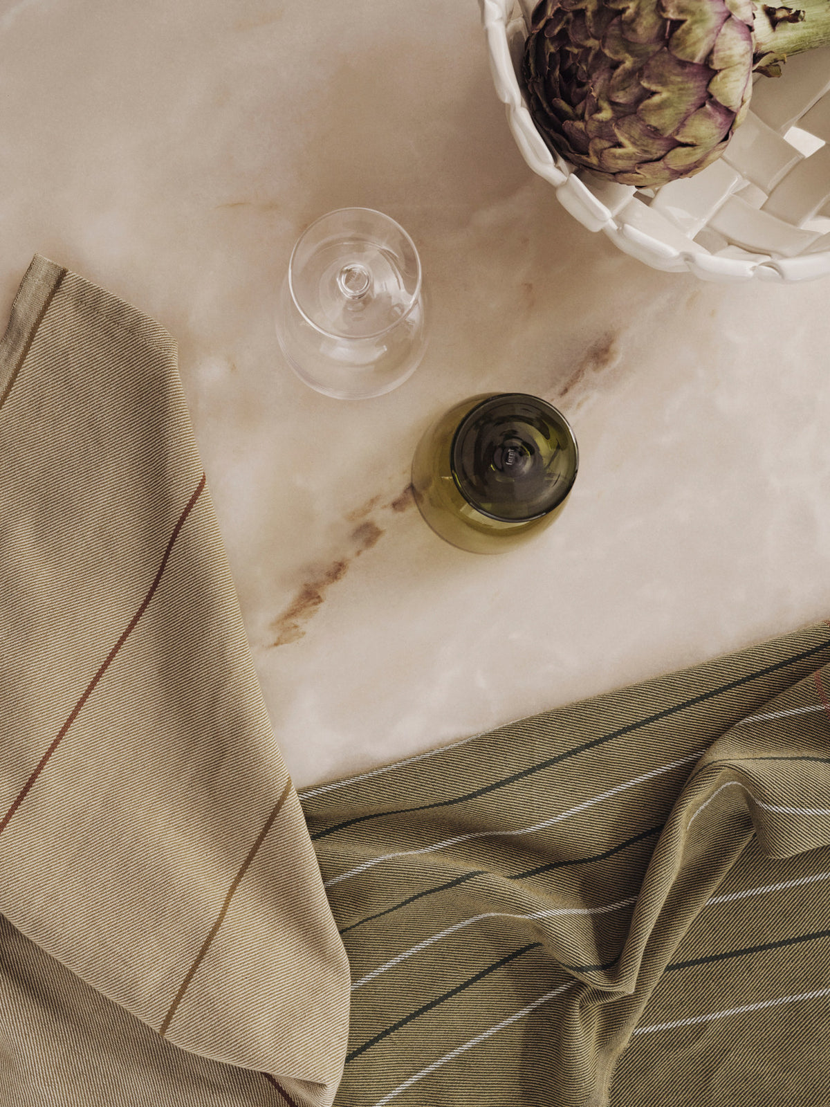 Ito Küchentuch Set of 2 in Seaweed/Flax präsentiert im Onlineshop von KAQTU Design AG. Küchentuch ist von Ferm Living